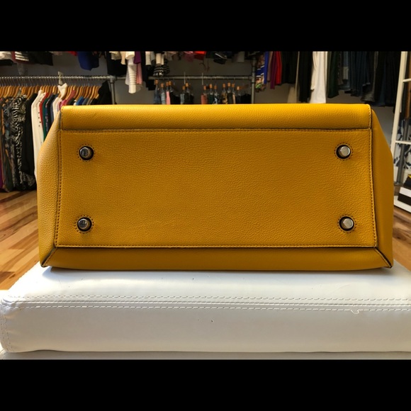 Celine Edge Handbag - Picture 3 of 7